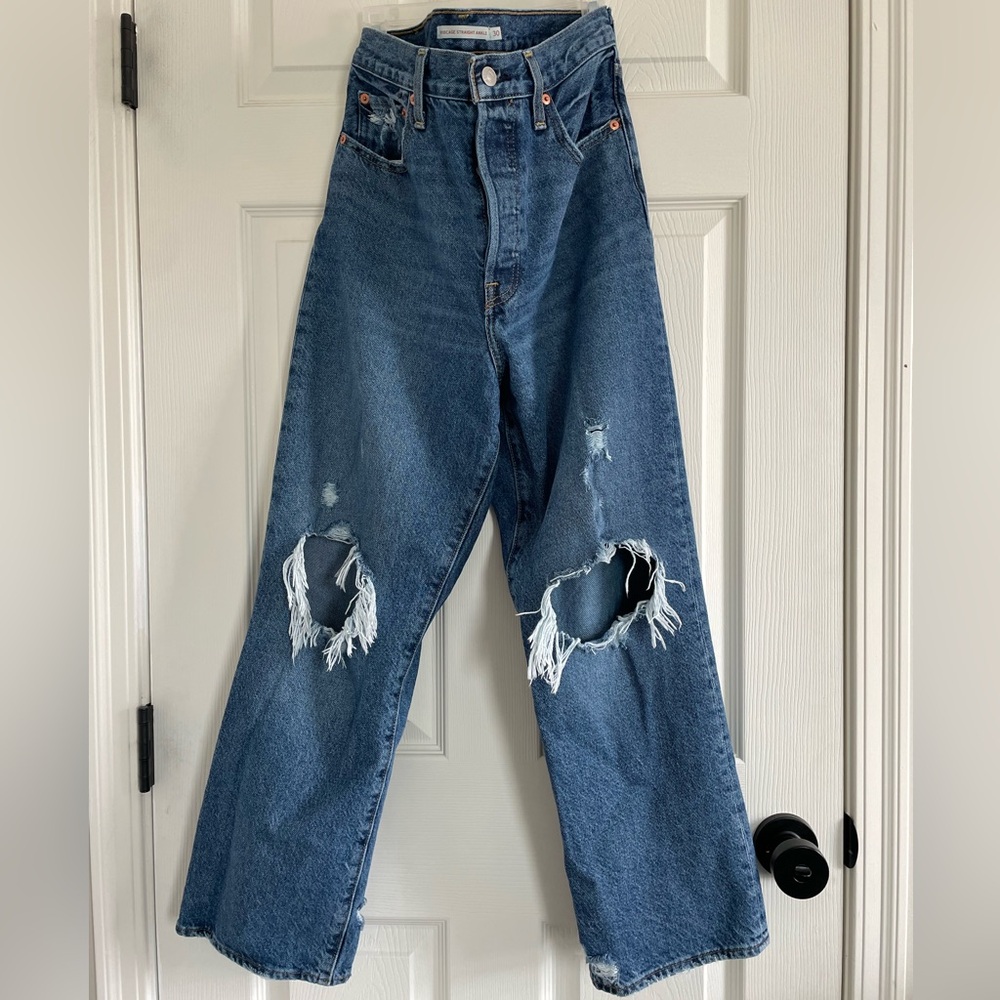 Levi’s Ribcage Straight Jeans High Rise Distressed Ripped Knee Size 30